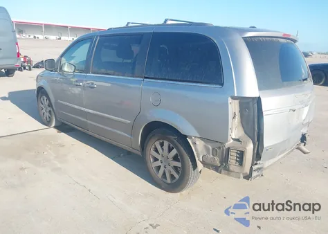 2016 Chrysler Town & Country Touring z USA, uszkodzony, nr VIN 2C4RC1BG3GR267843